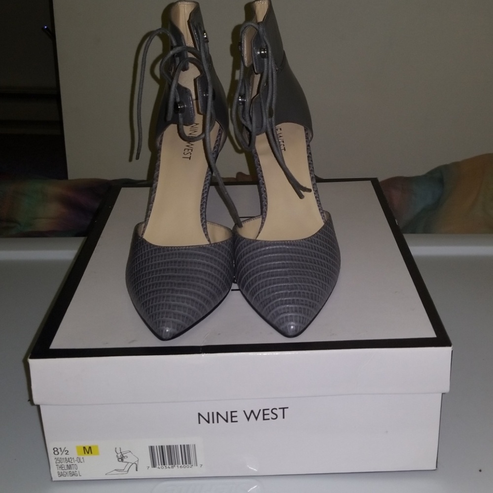 NWT ❤ Nine west grey heels size 8.5